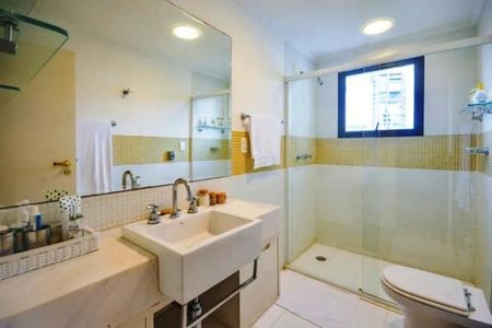 Apartamento à venda com 229m², 4 quartos e 4 vagas