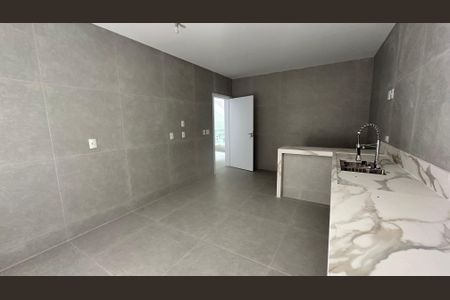 Casa de condomínio à venda com 462m², 5 quartos e 1 vagaCozinha