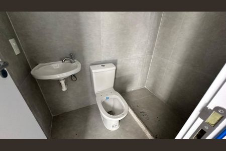 Casa de condomínio à venda com 462m², 5 quartos e 1 vagaBanheiro de serviço