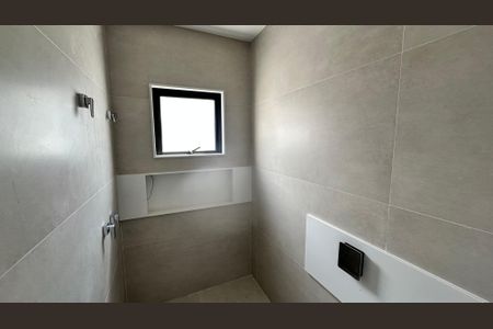 Casa de condomínio à venda com 462m², 5 quartos e 1 vagaBanheiro quarto 2