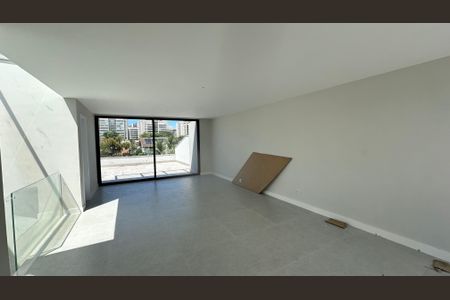 Casa de condomínio à venda com 462m², 5 quartos e 1 vagaSala íntima 