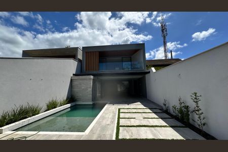 Casa de condomínio à venda com 462m², 5 quartos e 1 vagaFachada