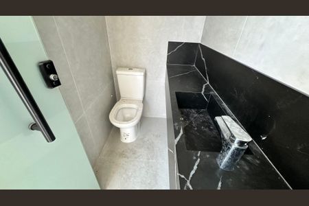 Casa de condomínio à venda com 462m², 5 quartos e 1 vagaBanheiro externo 