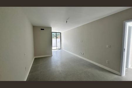 Casa de condomínio à venda com 462m², 5 quartos e 1 vagaQuarto 3