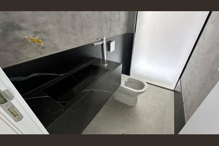 Casa de condomínio à venda com 462m², 5 quartos e 1 vagaLavabo