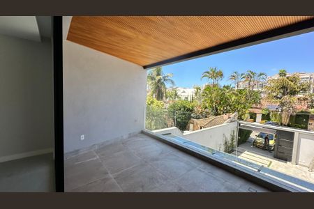 Casa de condomínio à venda com 462m², 5 quartos e 1 vagaVaranda