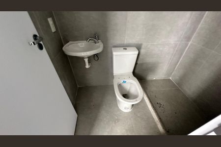 Casa de condomínio à venda com 462m², 5 quartos e 1 vagaBanheiro de serviço