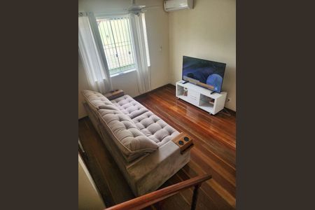 Casa à venda com 3 quartos, 115m² em Inhaúma, Rio de Janeiro