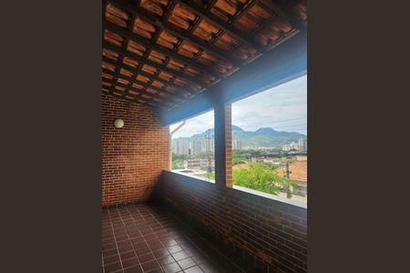 Casa à venda com 3 quartos, 115m² em Inhaúma, Rio de Janeiro