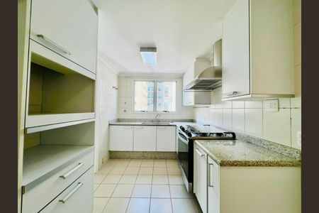 Apartamento à venda com 204m², 3 quartos e 4 vagas