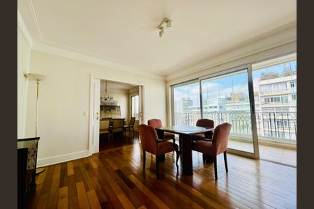 Apartamento à venda com 204m², 3 quartos e 4 vagas