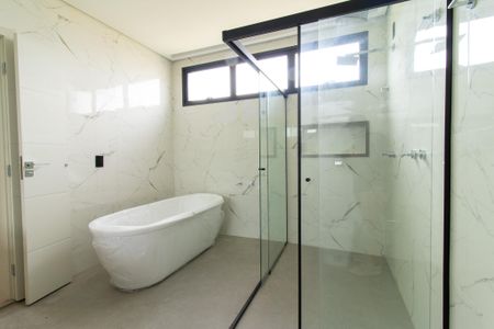 Casa de condomínio à venda com 340m², 4 quartos e 4 vagasBanheiro da Suíte 1