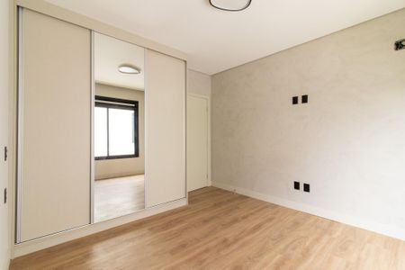 Casa de condomínio à venda com 340m², 4 quartos e 4 vagasSuíte 2