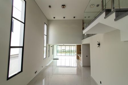 Casa de condomínio à venda com 340m², 4 quartos e 4 vagasSala