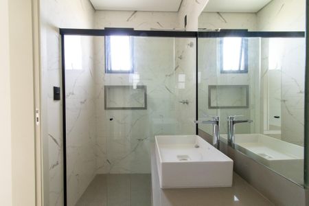 Casa de condomínio à venda com 340m², 4 quartos e 4 vagasBanheiro da Suíte 3