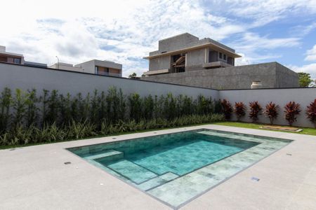 Casa de condomínio à venda com 340m², 4 quartos e 4 vagasÁrea externa