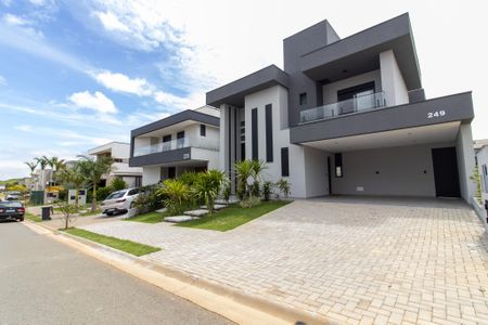 Casa de condomínio à venda com 340m², 4 quartos e 4 vagasFachada
