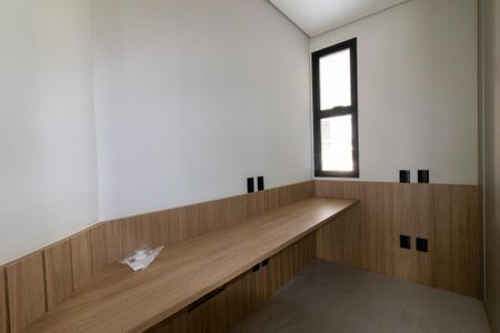 Casa de condomínio à venda com 340m², 4 quartos e 4 vagasEscritório