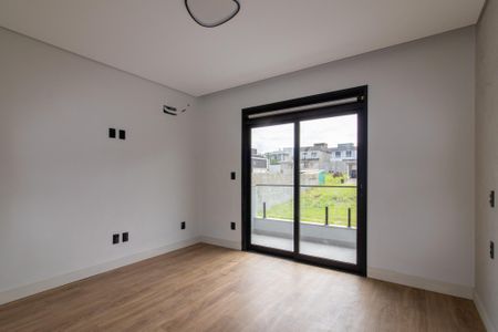 Casa de condomínio à venda com 340m², 4 quartos e 4 vagasSuite 1