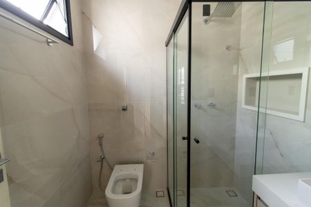 Casa de condomínio à venda com 340m², 4 quartos e 4 vagasBanheiro da Suíte 2