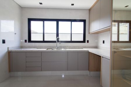 Casa de condomínio à venda com 340m², 4 quartos e 4 vagasCozinha