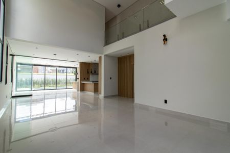 Casa de condomínio à venda com 340m², 4 quartos e 4 vagasSala