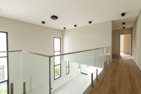 Casa de condomínio à venda com 340m², 4 quartos e 4 vagasCorredor