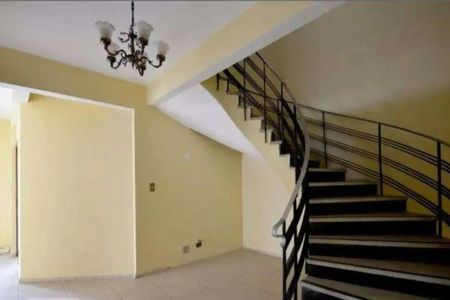 Casa à venda com 360m², 4 quartos e 6 vagasFoto 01