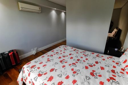 Apartamento à venda com 193m², 4 quartos e 4 vagas Apartamento à venda com 193m², 4 quartos e 4 vagasSuíte 3