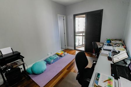 Apartamento à venda com 193m², 4 quartos e 4 vagas Apartamento à venda com 193m², 4 quartos e 4 vagasSuíte 2