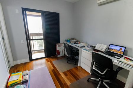 Apartamento à venda com 193m², 4 quartos e 4 vagas Apartamento à venda com 193m², 4 quartos e 4 vagasSuíte 2