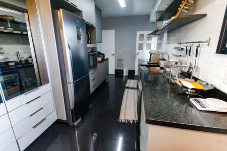 Apartamento à venda com 193m², 4 quartos e 4 vagas Apartamento à venda com 193m², 4 quartos e 4 vagasCozinha - Armários