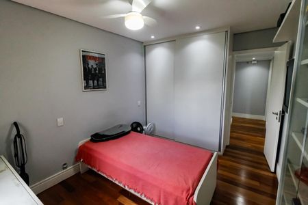 Apartamento à venda com 193m², 4 quartos e 4 vagas Apartamento à venda com 193m², 4 quartos e 4 vagasSuíte 4