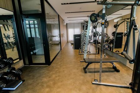 Apartamento à venda com 193m², 4 quartos e 4 vagas Apartamento à venda com 193m², 4 quartos e 4 vagasÁrea comum - Academia