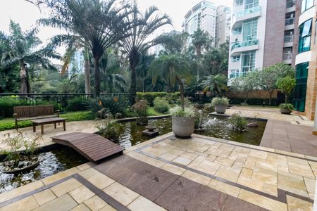 Apartamento à venda com 193m², 4 quartos e 4 vagas Apartamento à venda com 193m², 4 quartos e 4 vagasÁrea comum