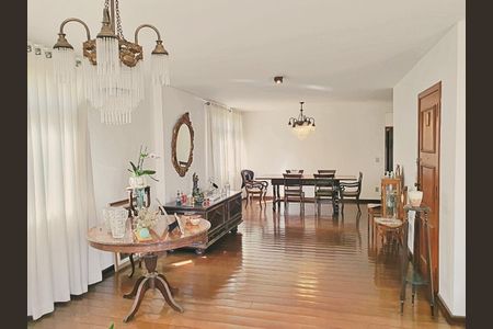 Apartamento à venda com 4 quartos, 200m² em Santo Antônio, Belo Horizonte