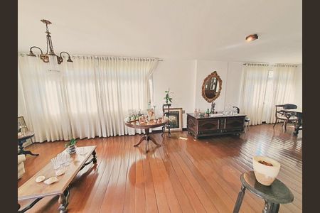 Apartamento à venda com 4 quartos, 200m² em Santo Antônio, Belo Horizonte