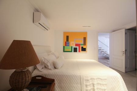 Casa à venda com 614m², 5 quartos e 6 vagas Casa à venda com 614m², 5 quartos e 6 vagasSuíte 2