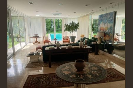 Casa à venda com 5 quartos, 614m² em Jardim Leonor, São Paulo