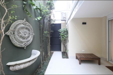 Casa à venda com 614m², 5 quartos e 6 vagas Casa à venda com 614m², 5 quartos e 6 vagasVaranda Suíte 2