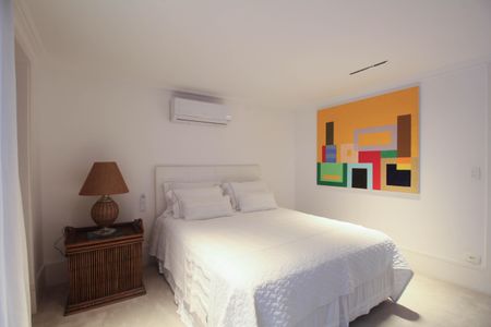 Casa à venda com 614m², 5 quartos e 6 vagas Casa à venda com 614m², 5 quartos e 6 vagasSuíte 2