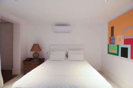 Casa à venda com 614m², 5 quartos e 6 vagas Casa à venda com 614m², 5 quartos e 6 vagasSuíte 2