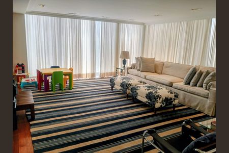 Casa à venda com 5 quartos, 614m² em Jardim Leonor, São Paulo