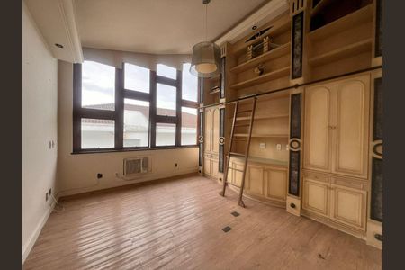 Casa à venda com 5 quartos, 944m² em Barra da Tijuca, Rio de Janeiro