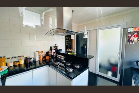 Casa à venda com 3 quartos, 120m² em Jardim Colonia, Jundiaí