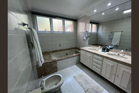 Apartamento à venda com 259m², 3 quartos e 3 vagas