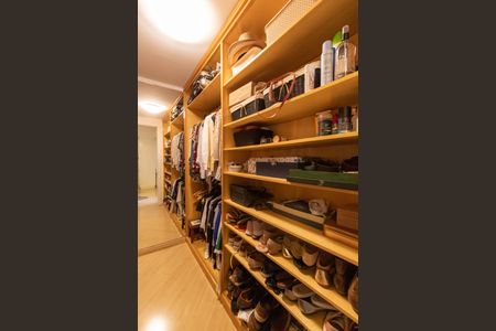 Apartamento à venda com 259m², 3 quartos e 3 vagas Apartamento à venda com 259m², 3 quartos e 3 vagasCloset da Suíte 3