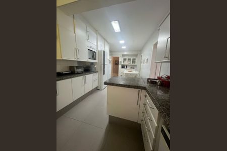 Apartamento à venda com 259m², 3 quartos e 3 vagas