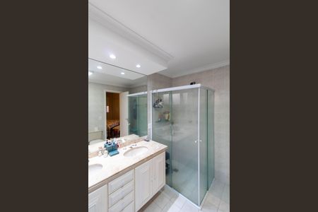 Apartamento à venda com 259m², 3 quartos e 3 vagas Apartamento à venda com 259m², 3 quartos e 3 vagasBanheiro da Suíte 3