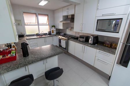 Apartamento à venda com 259m², 3 quartos e 3 vagas Apartamento à venda com 259m², 3 quartos e 3 vagasCozinha